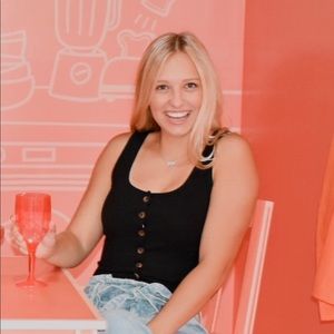 Meet your Posher, Lauren